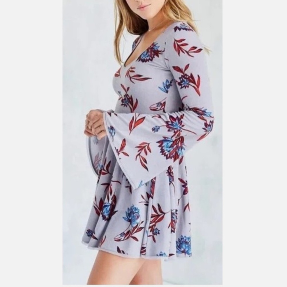 Kimchi Blue Floral Bell Sleeve Dress Size Small